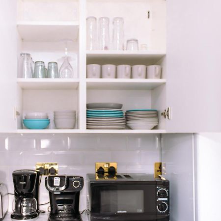 Nice 4 Bedroom Apartment Near City Centre 2-Min Walk To Metro !! Business & Family Friendly!! Лондон Экстерьер фото