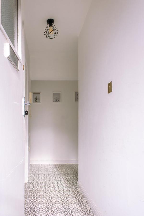 Nice 4 Bedroom Apartment Near City Centre 2-Min Walk To Metro !! Business & Family Friendly!! Лондон Экстерьер фото